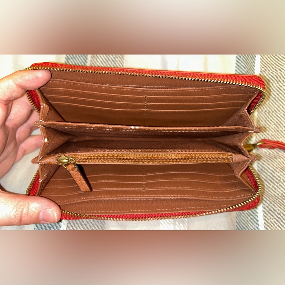 Fossil Emma Zip Around Red Leather Wristlet Wallet - image 7